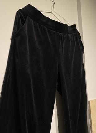 Велюровые брюки черные2 фото