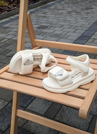 Босоніжки для дівчинки