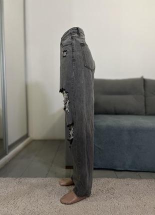 Актуальные джинсы мом с потертостями No1243 фото