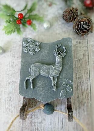 Новорічний декор -санкі з оленем2 фото