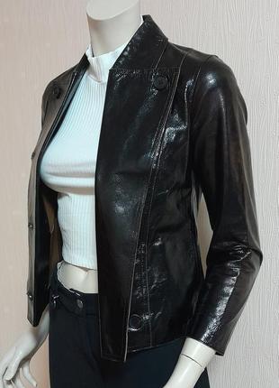 Бомбовый кожанный пиджак чёрного цвета из 100% кожи ягнёнка allsaints made in turkey8 фото