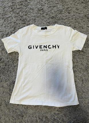 Футболка givenchy