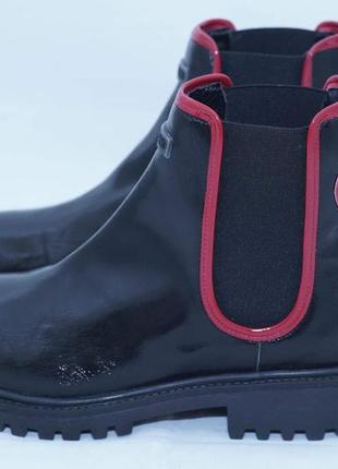 Лакированные ботинки челси love moschino, оригинал.2 фото