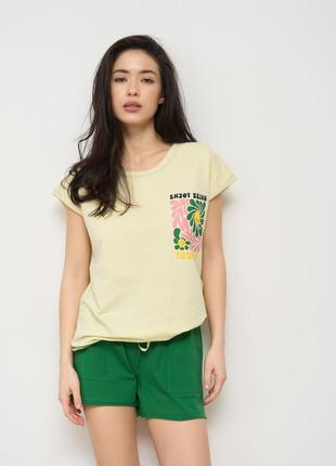 Жіночий комплект із зеленими шортиками - імітація кишені