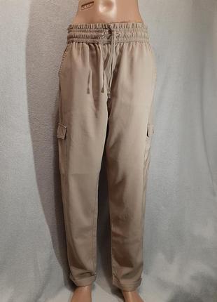 Трендовые женские брюки карго f&f цвет тауп размер uк10