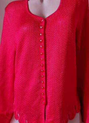 Жіноча яскрава червоного кольору кофточка