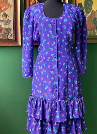 Фіолетова вінтажна сукня з квітковим принтом2 фото