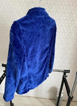 Тепла плюшева домашня кофта на замочку синього кольору2 фото