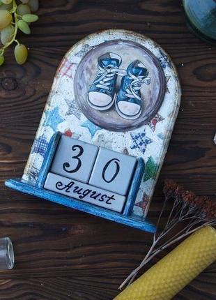 Вечный календарь мечтатель в кедах