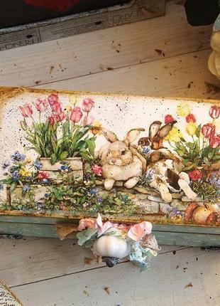 Скринька з кроликами