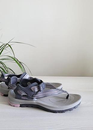 Вєтнамки оригінал keen terradora 1022443 рр.37.5