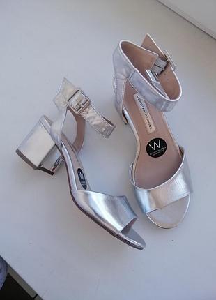 Босоніжки 36р