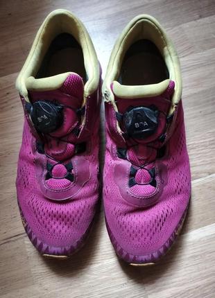 Красивые кроссовки фирмы viking.стелька 22,5см. 35размер.