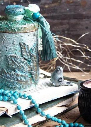 Шкатулочка с перышками