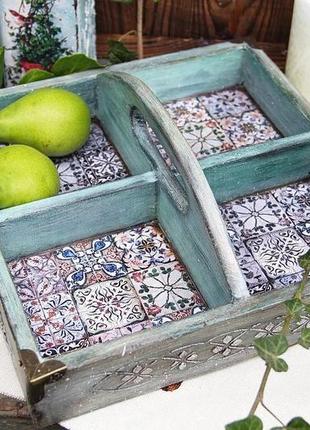 Дерев'яна менажниця для сервування закусок на 4 відділення