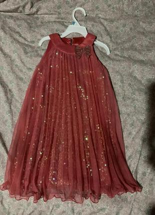 Платье на девочку шикарное