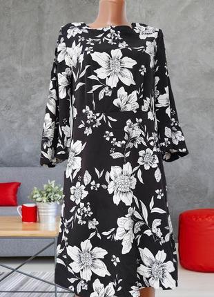 Платье черно белый , цветочный принт італія1 фото