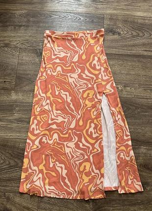 Юбка миди цветная с разрезом в тонкий рубчик