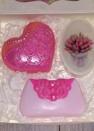 Сувенирное мыло: набор: дама-сердце, клатч, овал с картинкой
