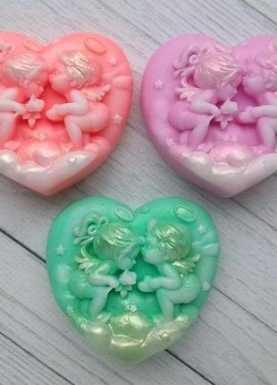 Сувенирное мыло: сердечко с ангелочками1 фото