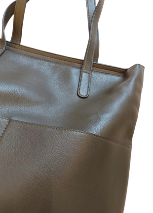 Трендова сумка з екошкіри оливкового кольору3 фото