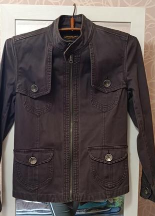 Куртка джинсова.