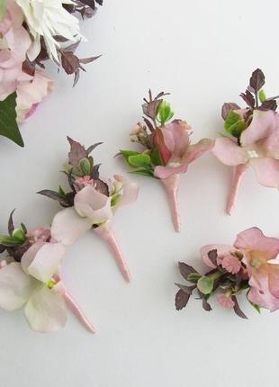 Бутоньєрка для гостей