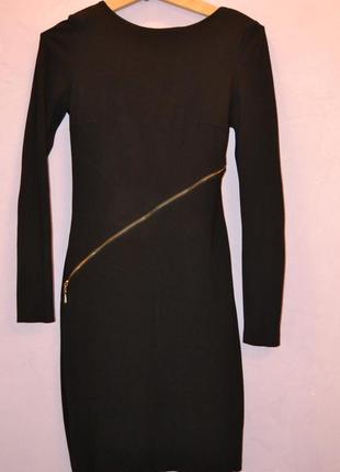 Платье с  вырезом на спине