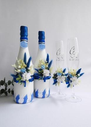 Свадебные бокалы в синих цветах6 фото