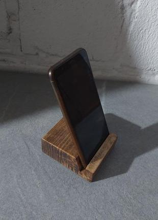 Деревянная подставка  для мобильного телефона5 фото