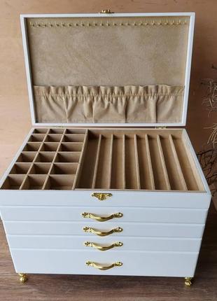 Белый большой комод для украшений