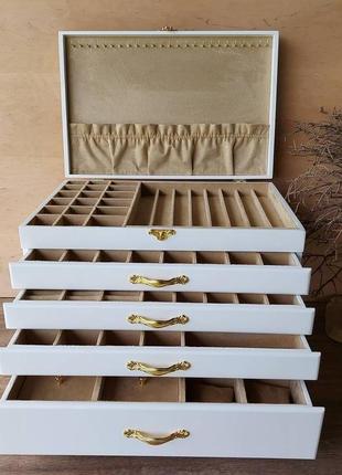 Белый большой комод для украшений