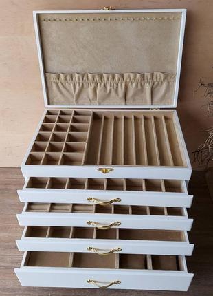 Белый большой комод для украшений