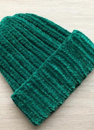 Шапка вязаная  изумруд зеленая велюр новая handmade зима1 фото