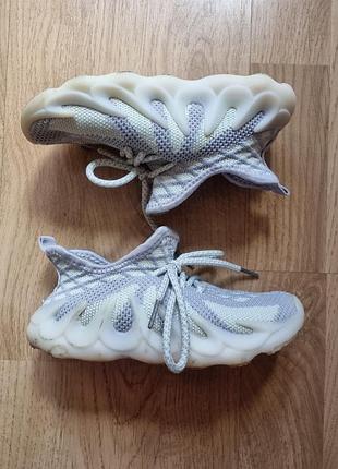 Кросівки ізі 5