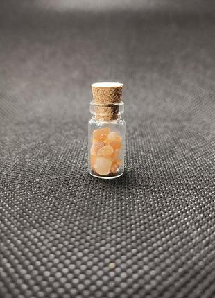 Авантюрин оранжевый, натуральный камень в бутылке 2 см, для медитации и декора2 фото