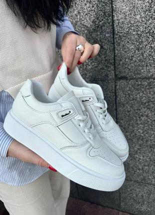 Белые базовые женские кроссовки кеды из натуральной кожи кожаные