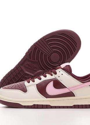 Розкішні жіночі кросівки nike sb dunk low retro prm valentine’s day бежеві з бордовим3 фото