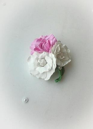 Заколка с цветами