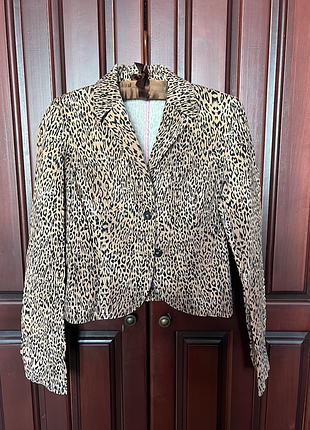 Леопардовый пиджак sisley