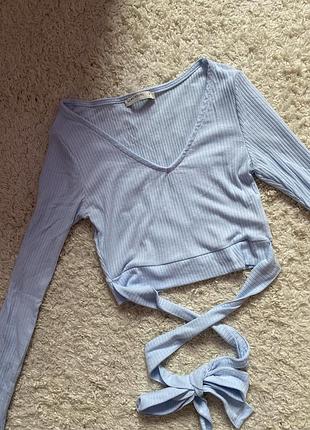 Топ на завʼяках блакитний в рубчик