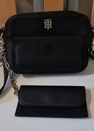 Крос-боді/ кросбоді/ сумка tommy hilfiger. оригінал.2 фото