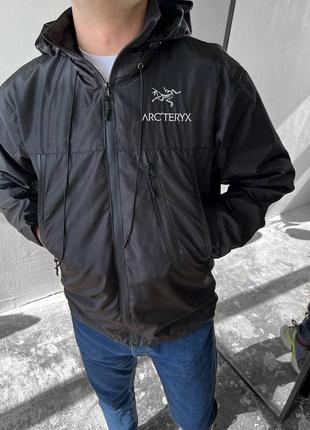 Вітровка arc'teryx