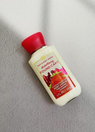 Лосьон для тела strawberry pound cake bath and body works1 фото