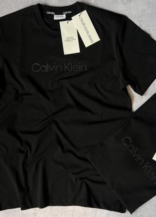 Футболка calvin klein черная / белая