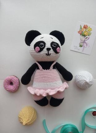 В'язана іграшка панда. пандочка в сукні6 фото