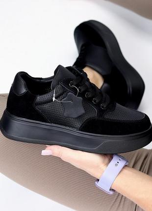 Черные женские кроссовки, кеды на невысокой платформе, качественная кожа + замша, перфорация дырочки7 фото