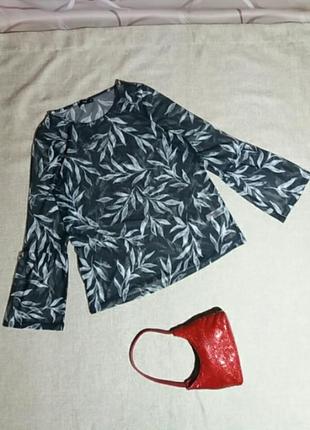Блуза вільного крою у дрібну сіточку чорного  і сірого кольору.принт листя.