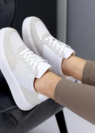 Классические кроссовки белые вставки серого, натуральная кожа и замша, дышащие, мягкая стелька3 фото