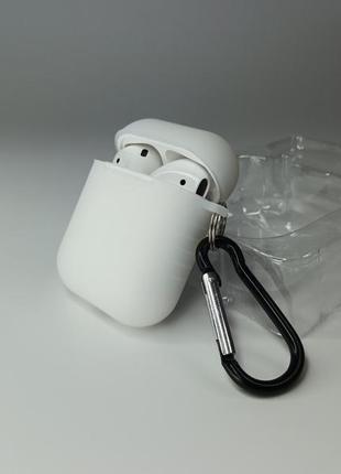 Чехол для airpods 1 / 2 с карабином плотный силиконовый чехол для наушников белый 02